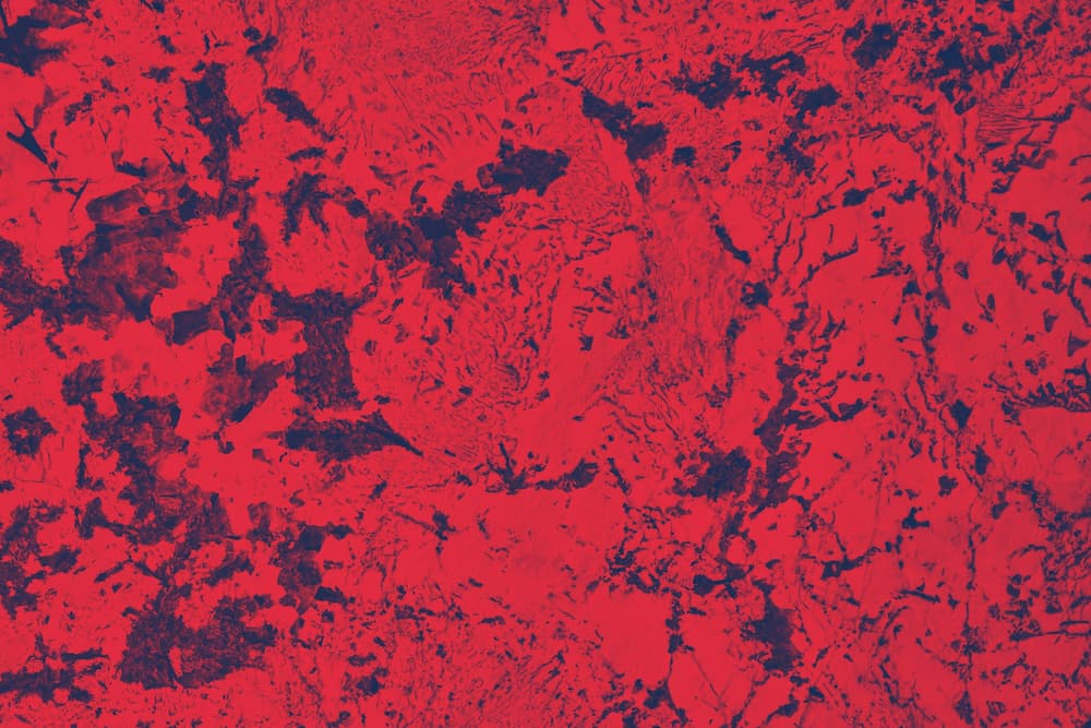 superfície plana com tinta vermelha